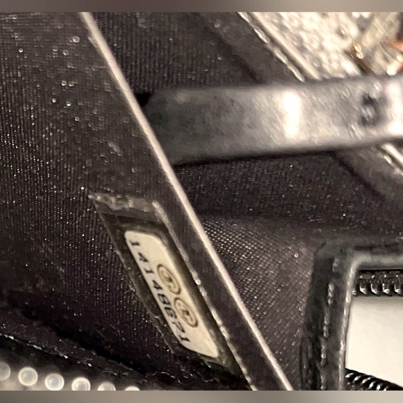 Chanel Maltase Lucky Symbols Black Patent Leather Zip Around Wallet EC - Picture 10 of 10